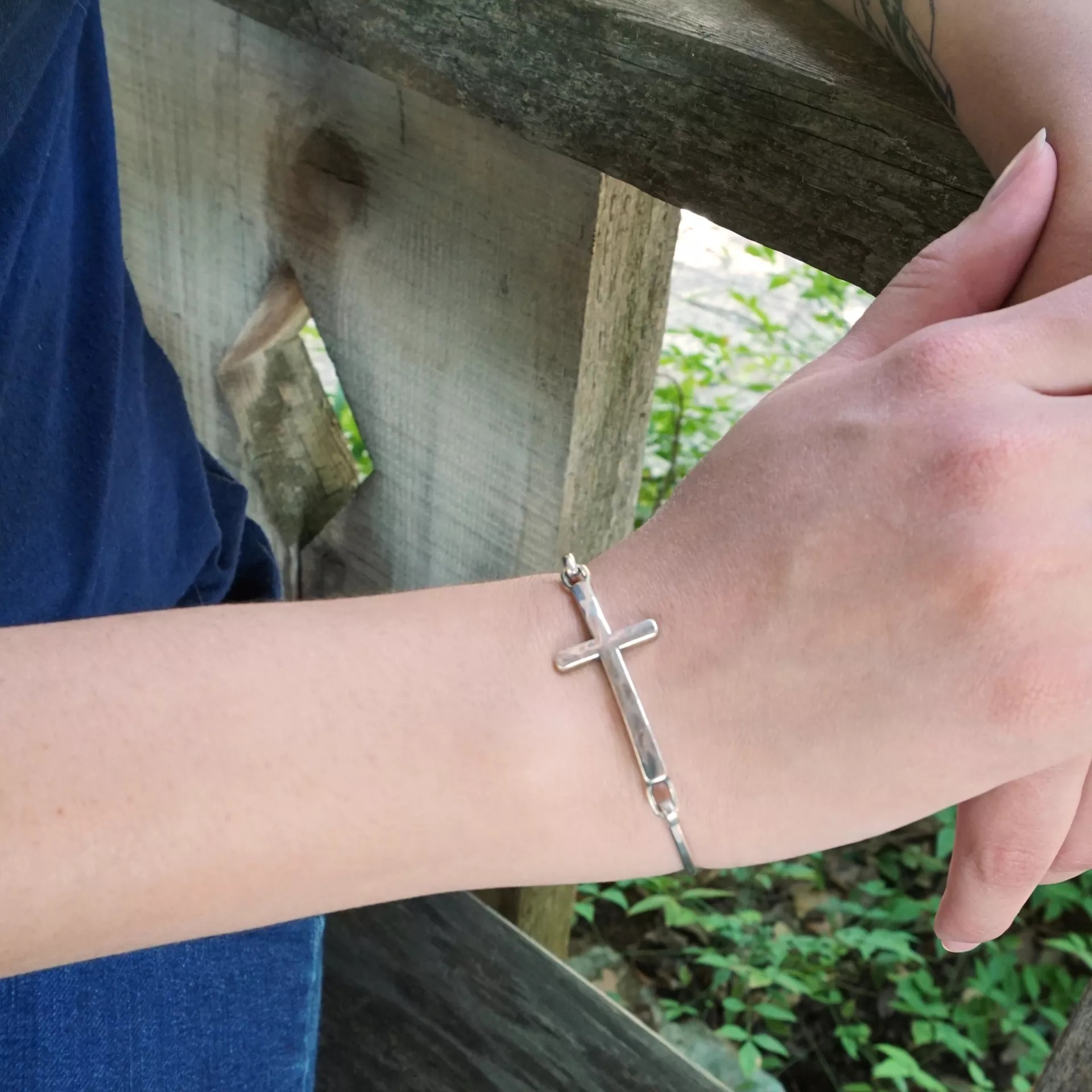 Horizon Cross Hook-On Bracelet - Image 3