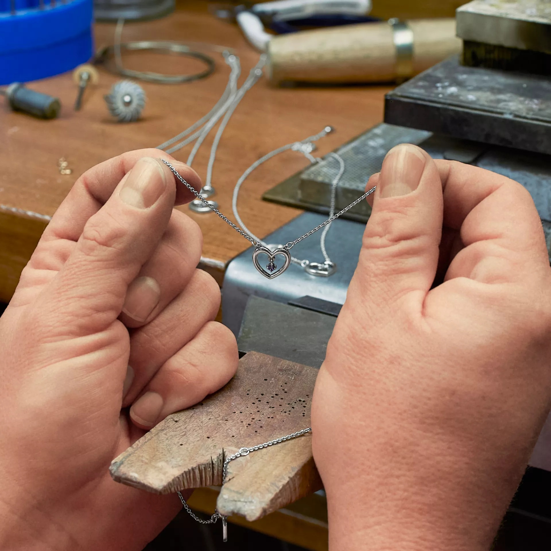 Dancing Gemstone Heart Necklace - Image 4